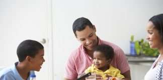 Precisamos urgentemente voltar a fazer as refeições em família!