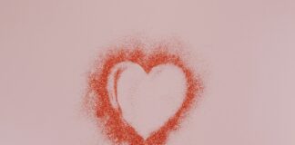 Um coração como Jesus red and white heart shape illustration