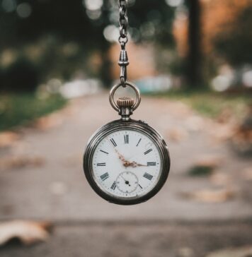 Deus fará o que for melhor pocket watch at 3:55